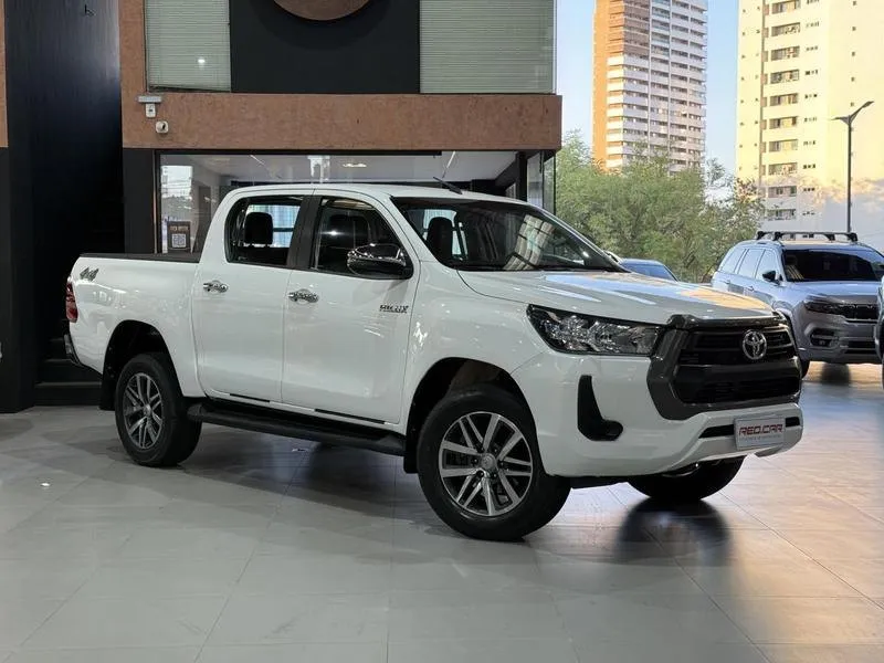 Toyota Hilux 2022, foto 1 de 7